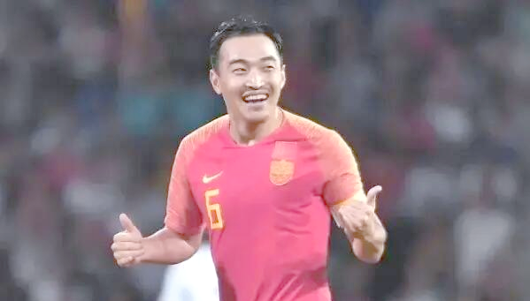 包含B体育平台:冯潇霆：分享经验，帮助年轻球员成长，为中国足球贡献力量的词条