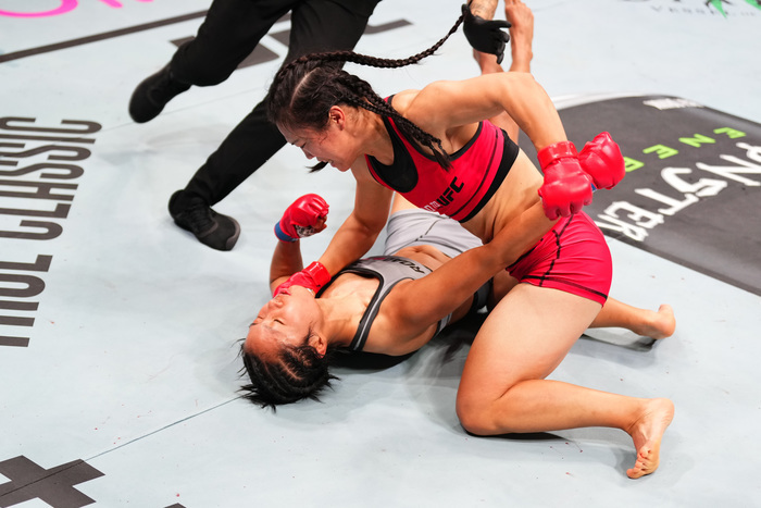 包含B体育:UFC终极格斗，铁笼之战谁能称霸？的词条
